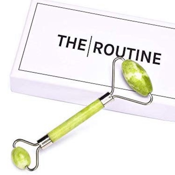 100% Jade Roller. NIB - Picture 2 of 3